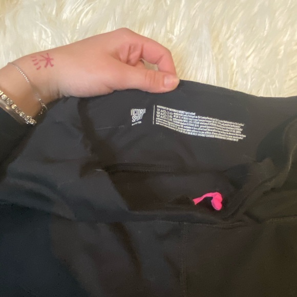 VICTORIA’s SECREt LEGGINGS - Picture 2 of 3